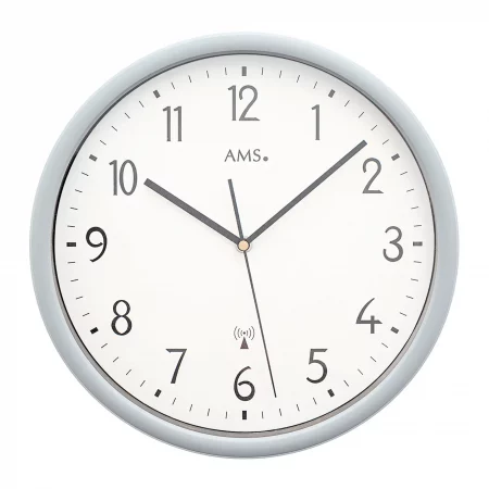 Runde analoge Wanduhr mit grauem Rahmen und schwarzen Ziffern