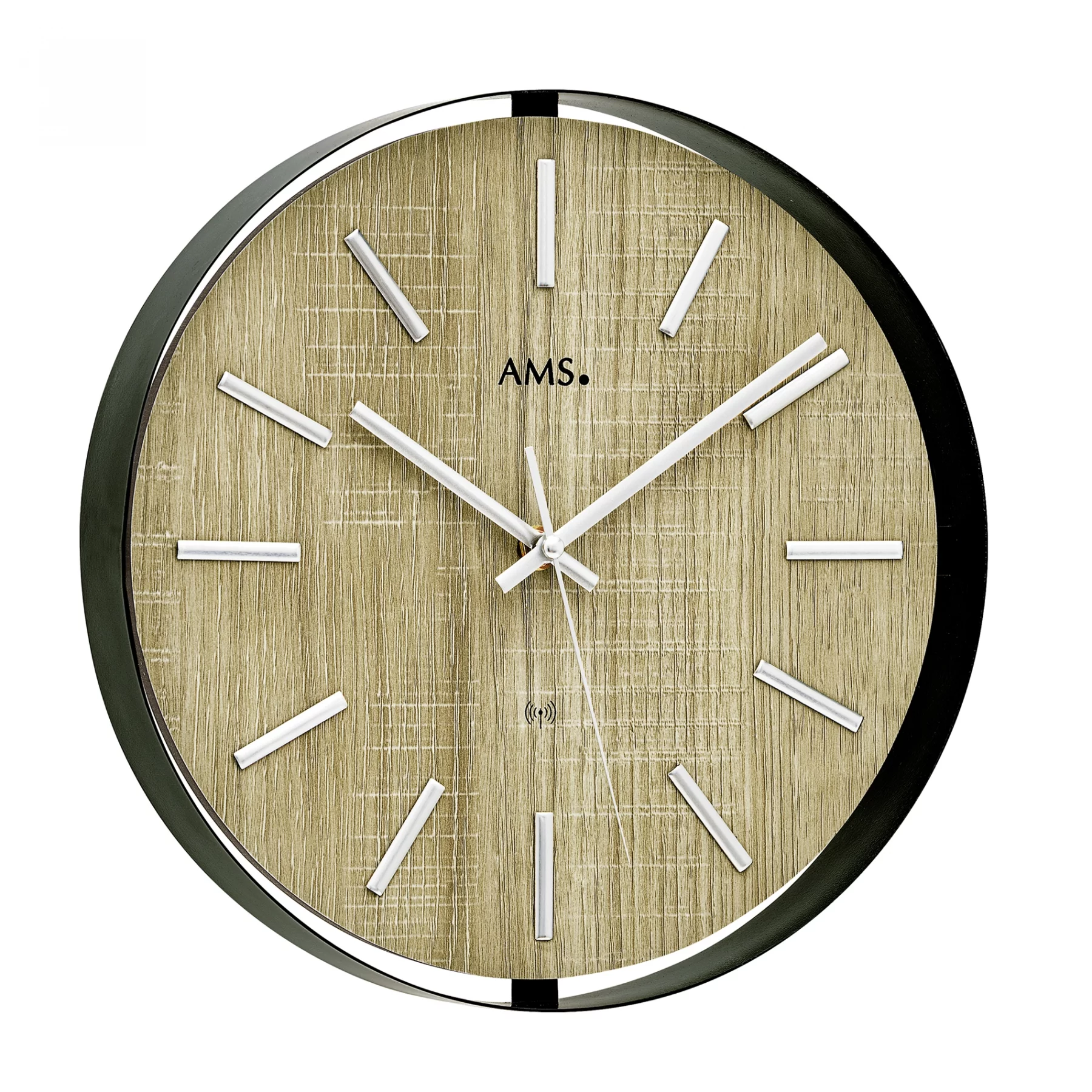 Moderne Wanduhr mit Holzoptik und Metallrahmen