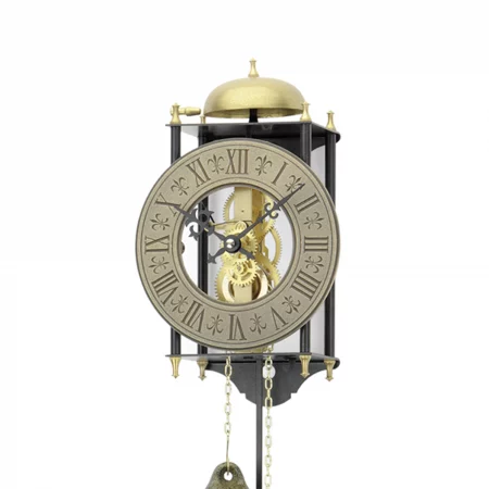 Antike Wanduhr mit sichtbarem Uhrwerk und römischen Ziffern