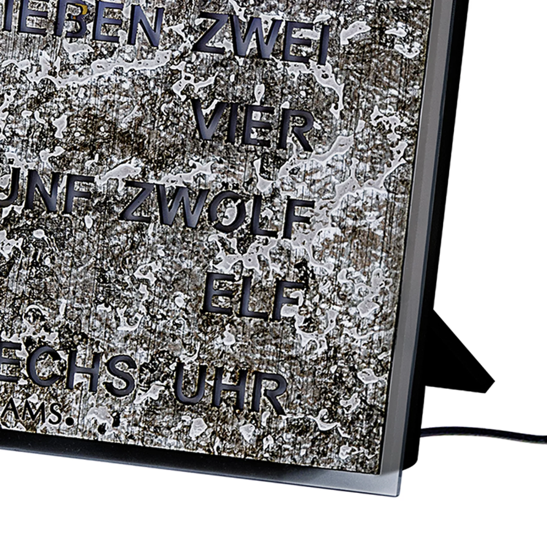 Moderne Wortuhr in deutscher Sprache mit LED-Beleuchtung