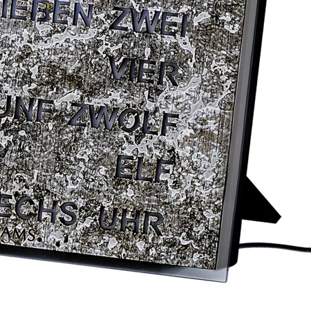 Moderne Wortuhr in deutscher Sprache mit LED-Beleuchtung