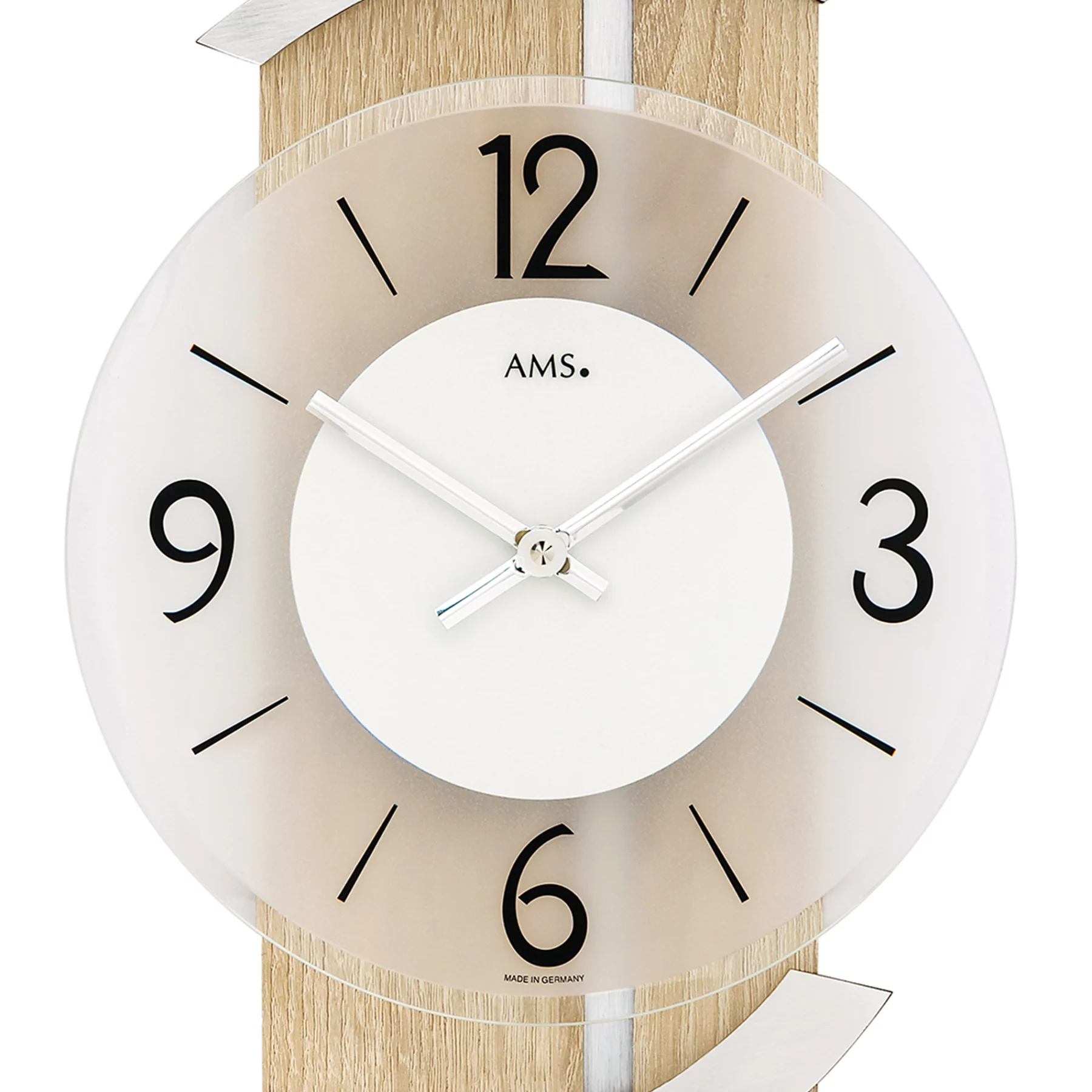 Moderne Holzwanduhr mit transparentem Zifferblatt und schwarzen Zahlen