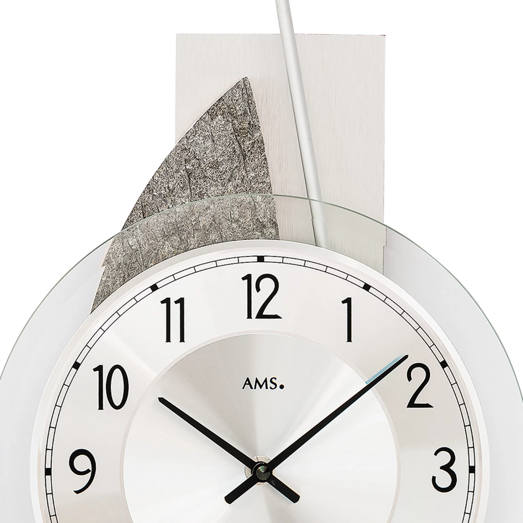 Moderne Wanduhr mit sichtbar verstellbaren Zeigern und schlichtem Zifferblattdesign