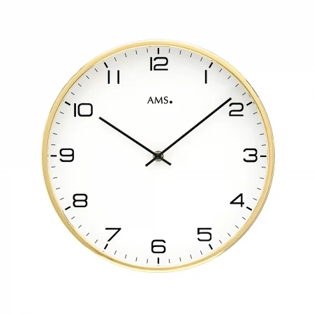 Runde AMS Wanduhr mit goldfarbenem Rand auf weißem Zifferblatt