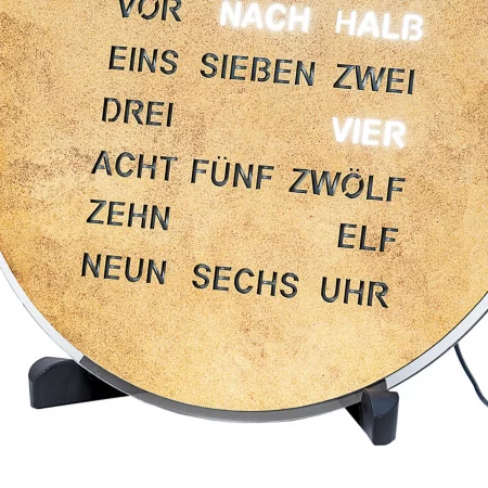 Runde Wanduhr ohne Zeiger mit Wörtern für die Uhrzeit