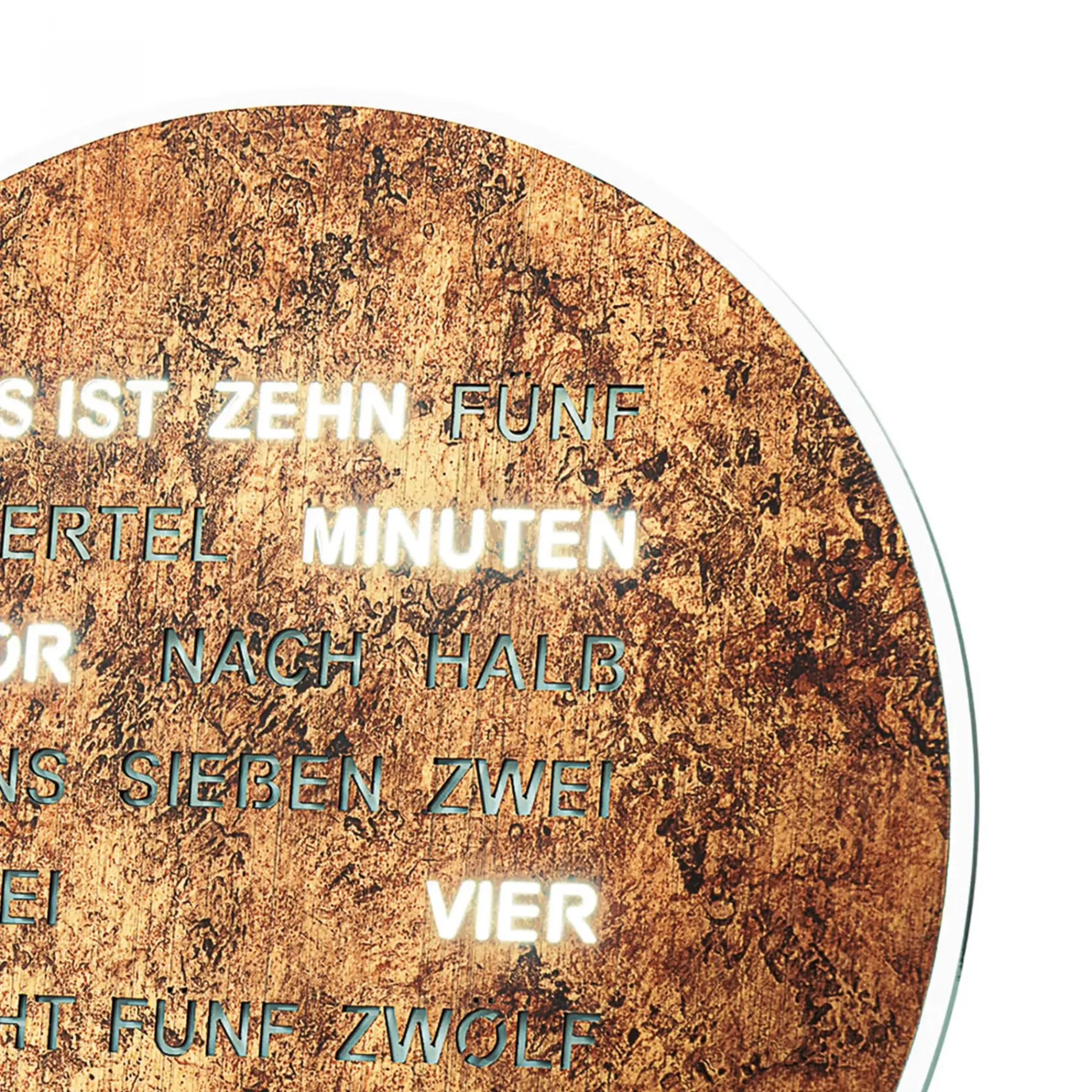 Runde Uhr mit leuchtenden Wortzeitangaben auf Holzoptik