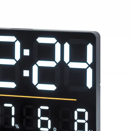 Digitale Uhranzeige mit Zahlen 2:29