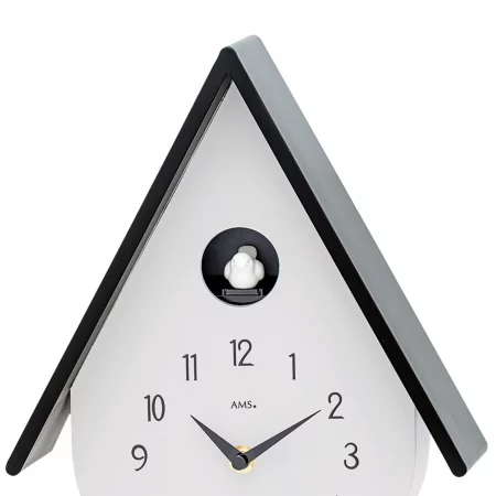 Moderne Kuckucksuhr mit weißem Zifferblatt und schwarzem Dach