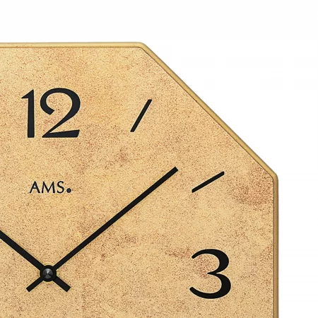 Vintage-Wanduhr mit achteckigem Zifferblatt und minimalistischen schwarzen Zeigern